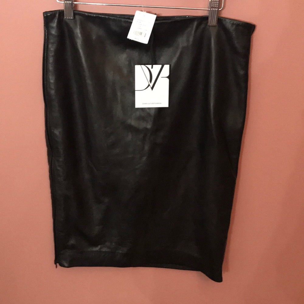⭐️HP⭐️Diane Von Furstenberg Genuine Leather Skirt